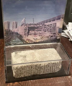 Boston Garden Brick - Keltische Bruins im Halter mit Bild COA - Bild 1 von 7