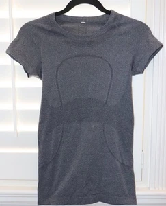 Lululemon anthrazitgraues Swiftly Tech Kurzarmhemd Größe 4 - Bild 1 von 2