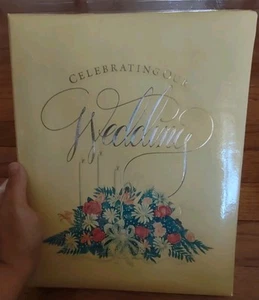 VINTAGE CELEBRATING OUR WEDDING MEMORIES SPIRAL ALBUM WITH BOX - Tyndale House - Picture 1 of 18