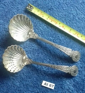 Antik 1891 "Efeu" Muster sehr verziert Zuckerstreuer / Sieb x 2 (AI 67) - Bild 1 von 8