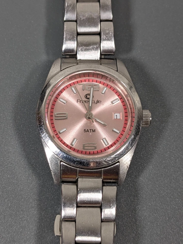 Reloj Freestyle Mujer Esfera Rosa Redonda Tono Plateado Correa Eslabón Inoxidable Pequeño Foto 1 de 1