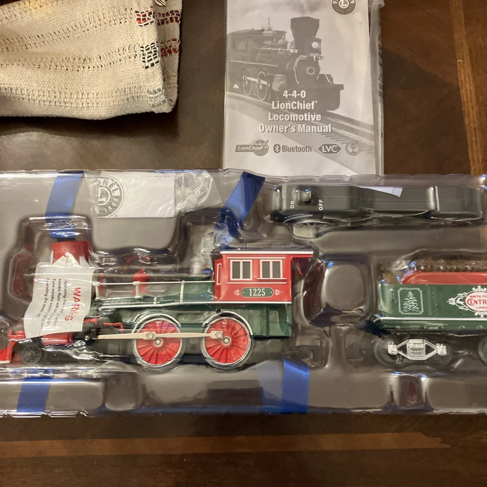 Lionel North Pole Central 4-4-0 General Steam Locomotive LionChief Bluetooth - Image 1 of 4
