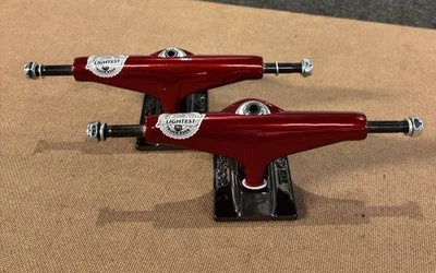 Camiones de monopatín Tensor Mag rojo claro 5,25 para cubierta de 8,0" (juego de dos) principiantes Foto 1 de 3