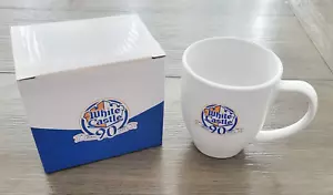 Tazza caffè WHITE CASTLE 90° anniversario tazza caffè bianca con manico NUOVA in SCATOLA - Foto 1 di 15