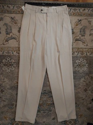 Novo com etiquetas Jos. Calça A.Bank VIP masculina plissada frontal algemada marfim 100% seda 32x32 - Imagem 1 de 4