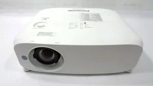 Panasonic PT-VW530 WXGA LCD Projektor - Bild 1 von 4