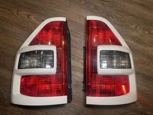 2001-2002 Mitsubishi Montero Left+Right Set Tail Lights Oem White - Picture 1 of 9
