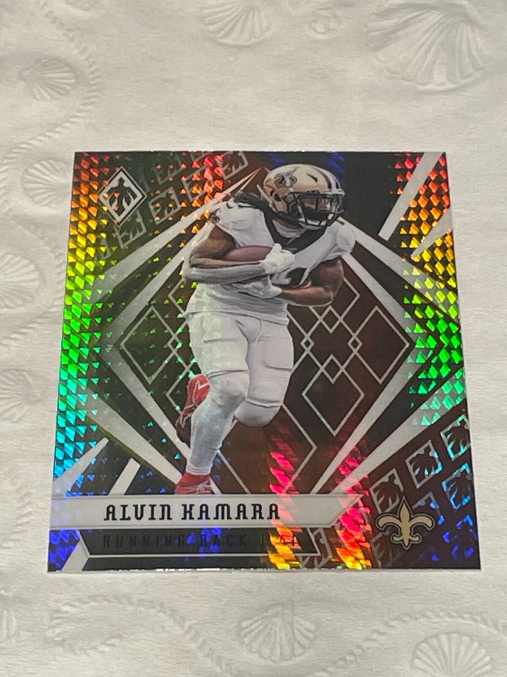 2020 Panini Phoenix #11 Alvin Kamara Fire Burst MT/NMT - Image 1 of 1