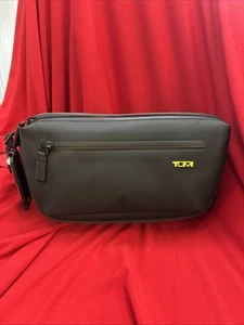 BRAND NEW TUMI HARRISON DANTE UTILITY SLING BAG - Picture 1 of 11