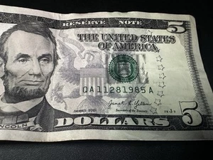 November 28, 1985 -$ 5 Dollar Fancy Serial Number Birthday Note - 11281985 - Picture 1 of 6