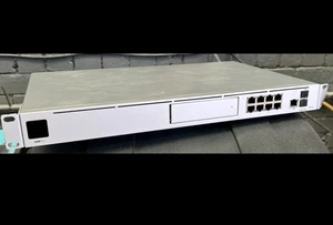 Ubiquiti UniFi Dream Machine Pro (UDM-PRO) Security Gateway & Network Switch - Photo 1/4