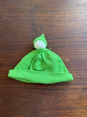 Gorra de bebé de algodón orgánico Under the Nile tela tejida verde talla 3-6 meses Foto 1 de 2