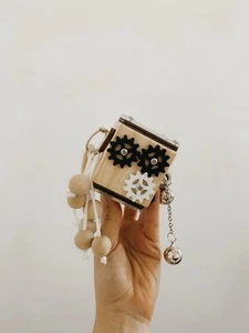 Busy Cube - Picture 1 of 3