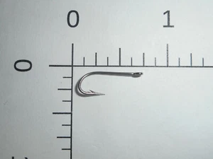 500 MUSTAD #10 Kendal KIRBY FISHING HOOKS RINGED BRIGHT 4 EX STRONG read 4211 - Picture 1 of 5