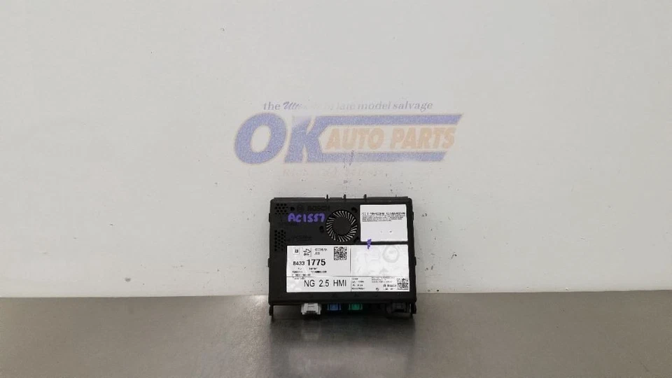 18 CHEVY TAHOE INFORMATION HUMAN MACHINE INTERFACE CONTROL MODULE 84331775 - Imagem 1 de 4