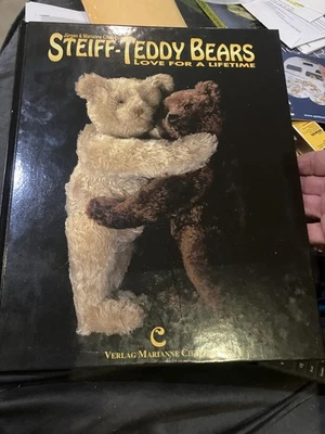 STEIFF-TEDDY BEARS. LOVE FOR A LIFETIME Verlag Marianne Cieslik & Jurgen Cieslik - Image 1 of 4