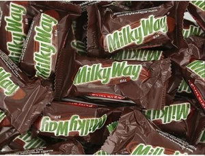 Milky Way Milk Chocolate, Fun Size Candy Bars, Individually Wrapped (2 Pounds) - Picture 1 of 1