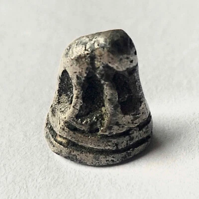 ASIE : Petit poids à Opium en argent massif  reprentant un éléphant - Photo 1/3