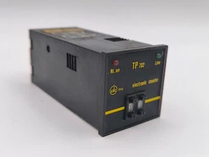 Treviglio TP704 2-stelliges Display elektronischer Zähler schwarz Steckmontage 11-polig - Bild 1 von 13