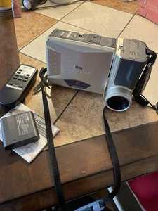 SHARP VL-AH50U LCD Camcorder Video 400x With Battery, Remote, Parts Only As Is - Picture 1 of 6