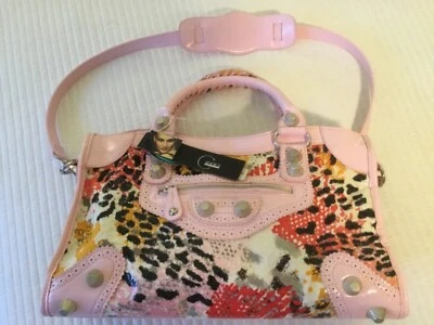 Bolsos de Mano Candice LA Blanco Rosa “Impresión Tisha” con Correa para el Hombro Bolso de Mano NUEVO NUEVO CON ETIQUETAS Foto 1 de 4