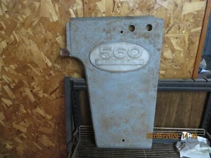 INT INTERNATIONALFARMALL 560 TRACTOR RIGHT FRONT SIDE PANEL WITH EMBLEM - Picture 1 of 3