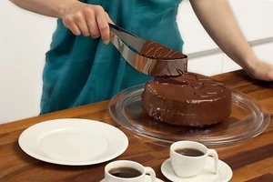 Magisso Cake Server _ Authentic Magisso cake server - Picture 1 of 6