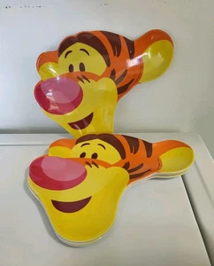 Disney Winnie The Pooh Plates Set 4 Tigger Face Head Melamine Hard Plastic 10" - Picture 1 of 8