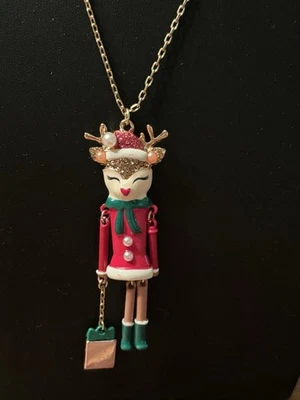 NUEVO CON ETIQUETAS Betsey Johnson Reno Rojo con Regalo Collar Estrás Verde 28.5” Ajustable Foto 1 de 4