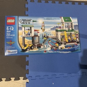 LEGO City 4644 Marina NEW! Boat Floats! Surf Shop Paradise Cafe Diver Pier Town