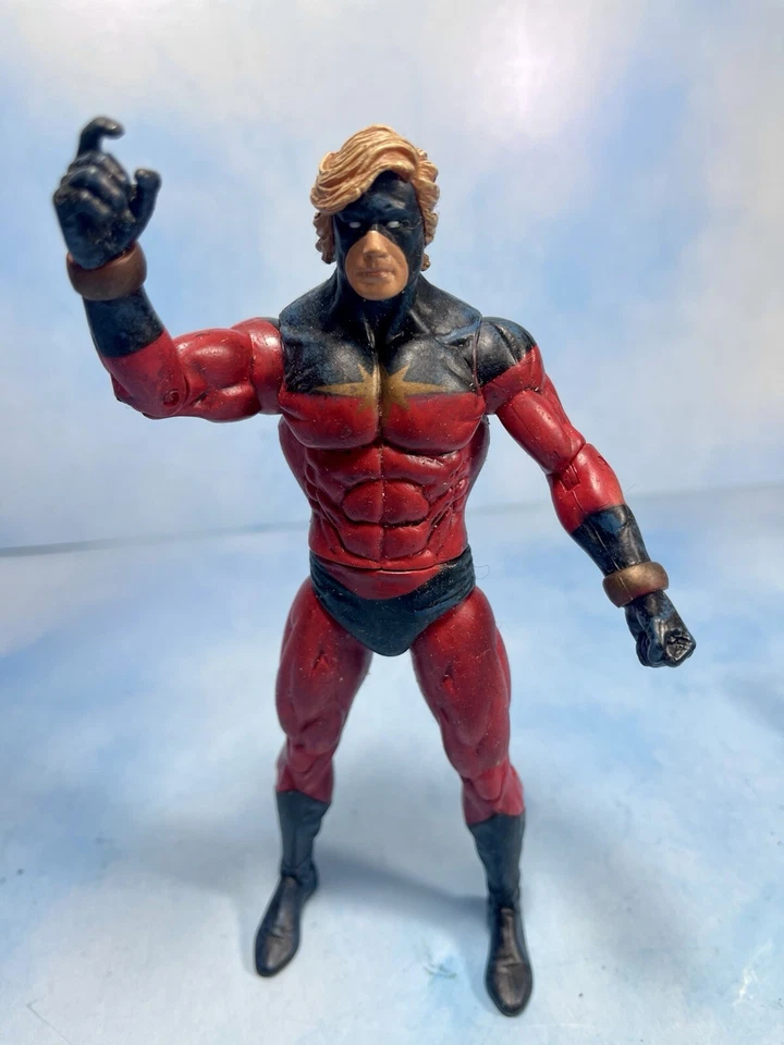 7-дюймовая экшн-фигурка Капитана Марвел 2008 Diamond Select Marvel - Изображение 1 из 1