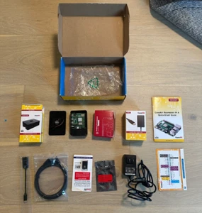 CanaKit Raspberry Pi 4 Extreme Kit (128 GB EVO SD Card, Premium Black Case, 8GB) - Afbeelding 1 van 14
