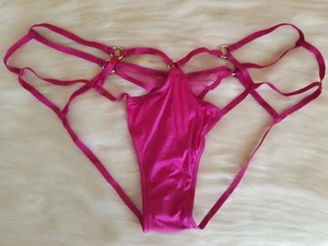 VICTORIA'S SECRET MUY SEXY PIERNA ALTA TIRAS HERRAJES DESCARADOS PANTY ROSA MEDIO - Imagen 1 de 18