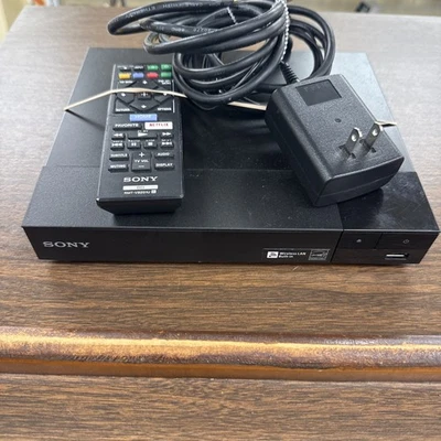 Reproductor Blu-ray Sony BDP-S3700 con resolución HD 1080p y Wi-Fi incorporado, negro Foto 1 de 2