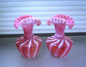 Pair Vintage Fenton Cranberry Opalescent Swirl Glass Fan Vases - Picture 1 of 13