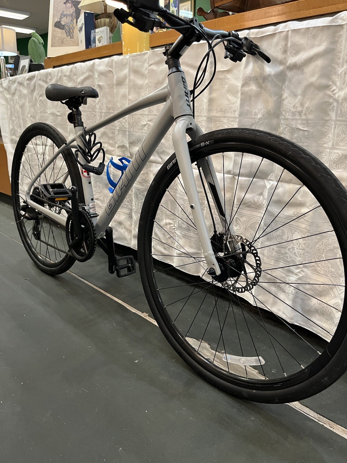 Giant Escape 2 Disc Concrete XL | eBay