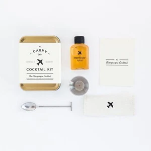 The Cocktail Carry On Kit - Lata de cóctel de champán de W&P Design - Imagen 1 de 2