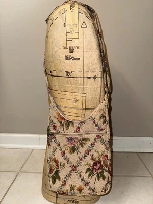 Vintage Floral PatternTapestry Crossbody Bag Hippie Artsy Zipper Closure  - Image 1 of 4