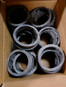 LOT OF 30 - NEW - Serco 6” in 6SV Multi Tite Neoprene Rubber Pipe Gaskets - Picture 1 of 11