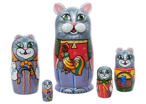 Bambola per nido famiglia contadina gatto dipinta a mano 5 pz 5" 100% legno di tiglio naturale - Foto 1 di 4
