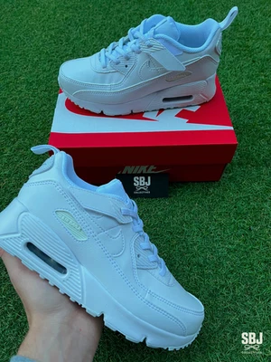 NIKE Air Max (EasyOn) / BRAND NEW / UK Size 2.5 / Triple White