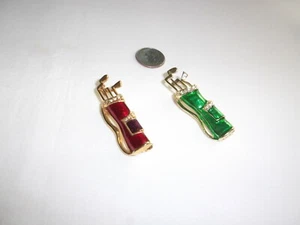 VINTAGE GOLFBAG ANSTECKNADELN BROSCHEN, PAAR, 1 TIEFROT/1 TIEFGRÜN, STRASS, SCHÖN - Bild 1 von 2