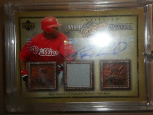 2006 Ryan Howard artifacts patch autograph card 3/23 