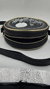 Borsa a tracolla Harry Potter Hogswart Castle Glow in the Dark di Bioworld NUOVA - Foto 1 di 11