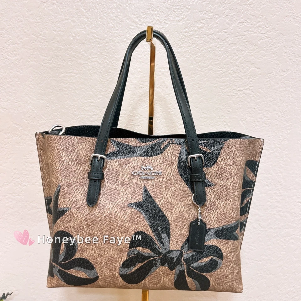Coach Mollie Tote Bag 25 In Signature Canvas With Bow Print CZ767