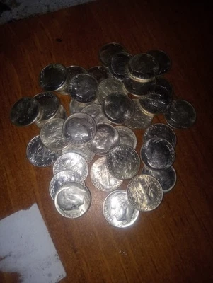 40 monedas de diez centavos Roosevelt 1964 90 % AU/BU ENVÍO GRATUITO + cuarto de dólar de bonificación en 2 puertas Foto 1 de 3