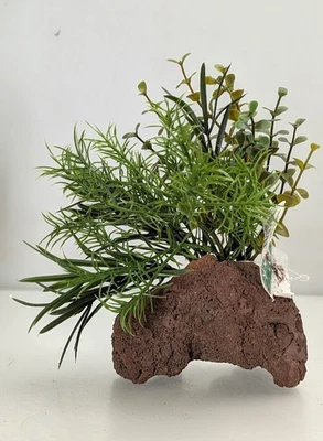 6 pulgadas Planta de plástico verde artificial natural de jardín de rocas con base de roca de lava roja Foto 1 de 4