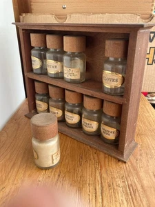 VINTAGE SPICE RACK WITH CONTENTS - Picture 1 of 6