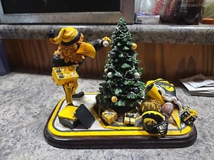 University Of Iowa Hawkeye Slavic Treasures Christmas Tree-Trimmer Figurine 2003 - Picture 1 of 4