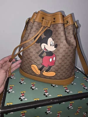 GUCCI x DISNEY Mickey Mouse beige y marrón GG Supreme bolsa de cubo de lona totalmente nueva Foto 1 de 4
